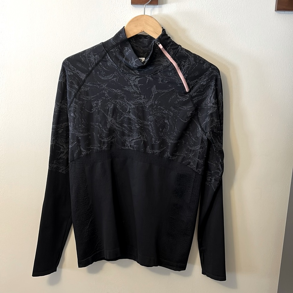 Fabletics Amelie seamless long sleeve pullover